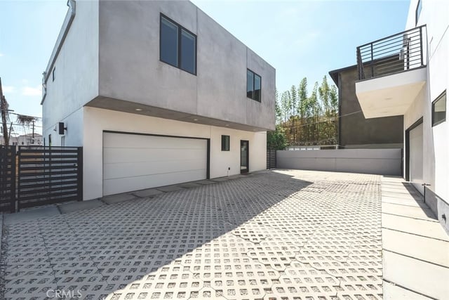 542 N Commonwealth, Los Angeles, CA 90004 — photo 2 of 55