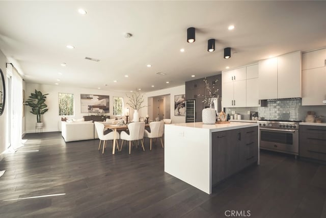 542 N Commonwealth, Los Angeles, CA 90004 — photo 22 of 55