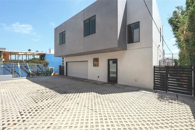 542 N Commonwealth, Los Angeles, CA 90004 — photo 3 of 55