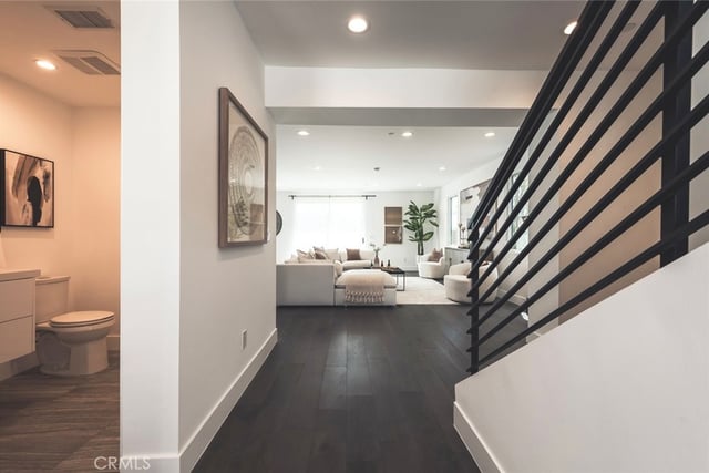 542 N Commonwealth, Los Angeles, CA 90004 — photo 7 of 55
