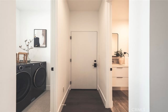 542 N Commonwealth, Los Angeles, CA 90004 — photo 8 of 55