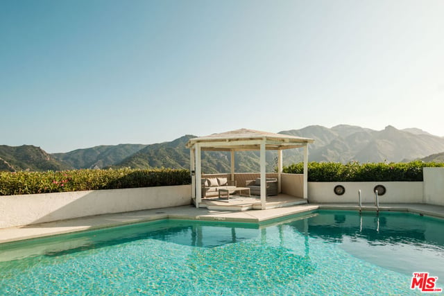 26094 Mulholland Highway, Calabasas, CA 91302 — photo 32 of 36