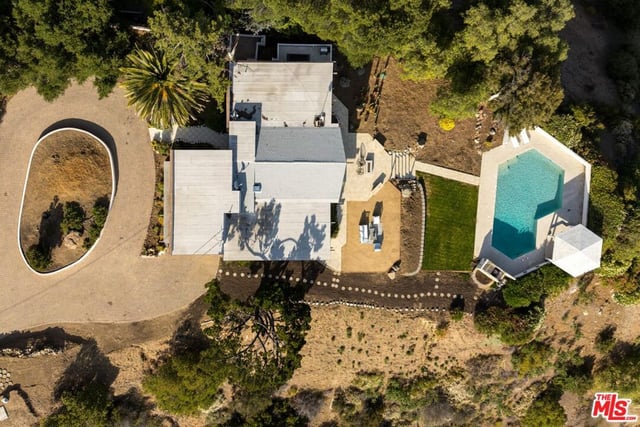 26094 Mulholland Highway, Calabasas, CA 91302 — photo 35 of 36