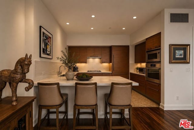 900 W Olympic Boulevard 29H, Los Angeles, CA 90015 — photo 2 of 15