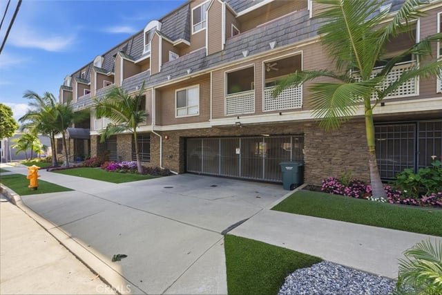 1355 Loma Avenue 310, Long Beach, CA 90804 — photo 3 of 37