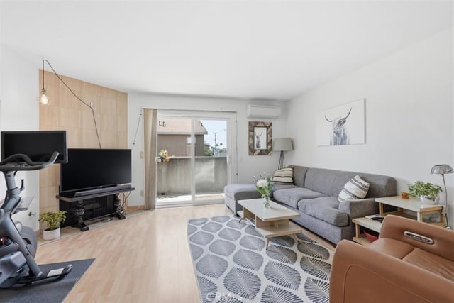 1355 Loma Avenue 310, Long Beach, CA 90804 — photo 6 of 37