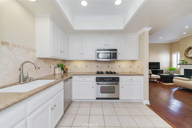610 S Wilton Place 402, Los Angeles, CA 90005 — photo 11 of 35