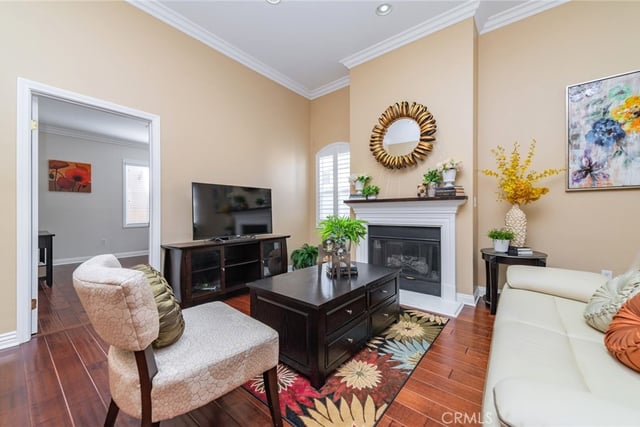 610 S Wilton Place 402, Los Angeles, CA 90005 — photo 4 of 35