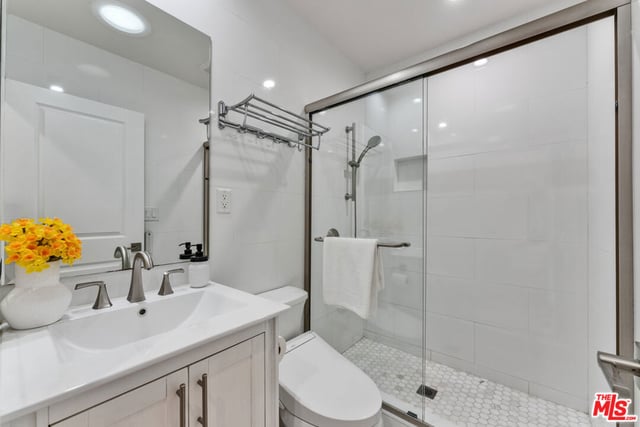 256 N Doheny Drive, Beverly Hills, CA 90211 — photo 24 of 49