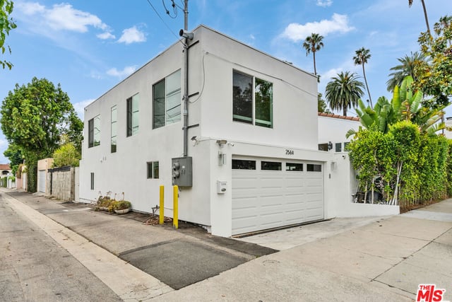 256 N Doheny Drive, Beverly Hills, CA 90211 — photo 26 of 49