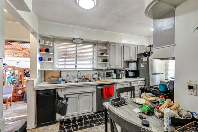 3623 W 59TH Street, Los Angeles, CA 90043 — photo 6 of 16