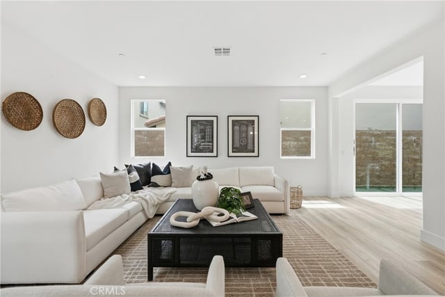 27634 Dayton, San Pedro, CA 90732 — photo 4 of 42
