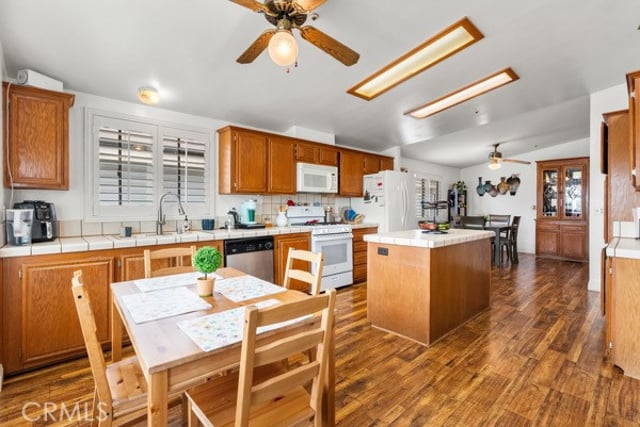 13691 Gavina Avenue 566, Sylmar, CA 91342 — photo 12 of 42