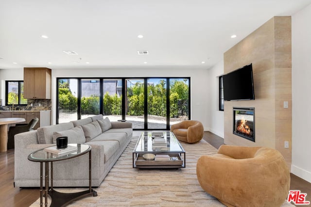 8671 Clifton Way, Beverly Hills, CA 90211 — photo 14 of 50
