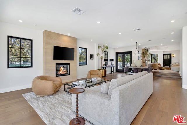 8671 Clifton Way, Beverly Hills, CA 90211 — photo 17 of 50