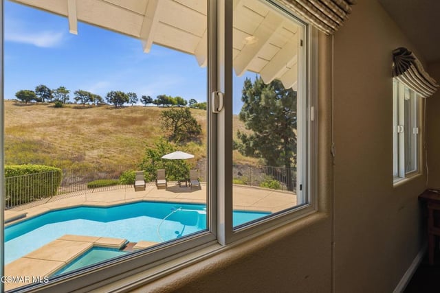 554 Lone Oak Drive, Thousand Oaks, CA 91362 — photo 33 of 73