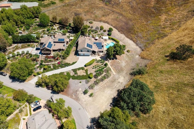 554 Lone Oak Drive, Thousand Oaks, CA 91362 — photo 7 of 73
