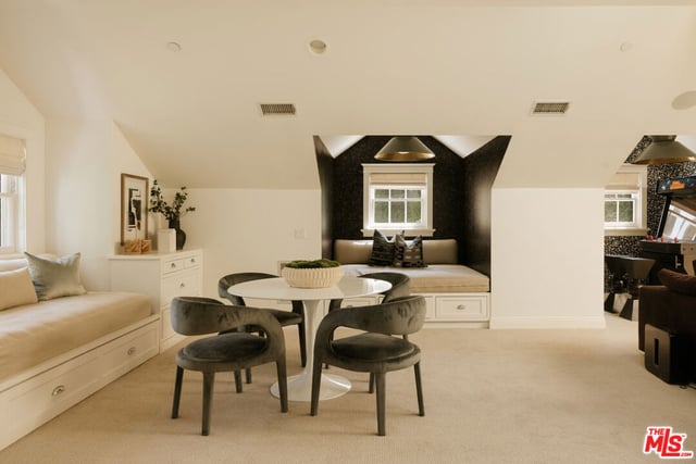 2435 Mandeville Canyon Road, Los Angeles, CA 90049 — photo 38 of 46