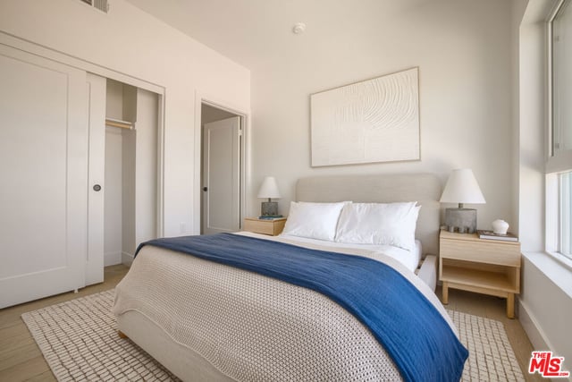 11222 W Victory Boulevard 2, North Hollywood, CA 91606 — photo 5 of 24