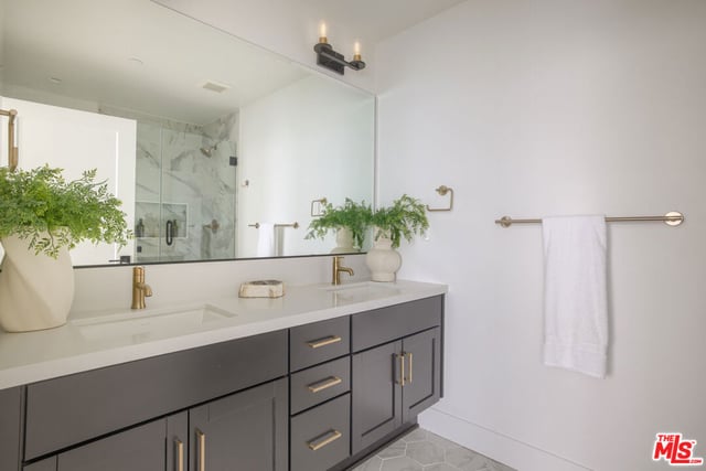 11222 W Victory Boulevard 2, North Hollywood, CA 91606 — photo 7 of 24