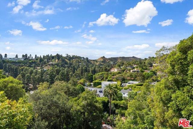 9422 Readcrest Drive, Beverly Hills, CA 90210 — photo 18 of 39