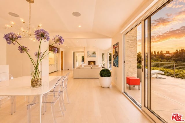 9422 Readcrest Drive, Beverly Hills, CA 90210 — photo 7 of 39
