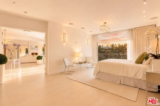 9422 Readcrest Drive, Beverly Hills, CA 90210 — photo 8 of 39