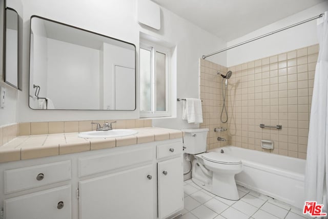5301 Yarmouth Avenue 10, Encino, CA 91316 — photo 7 of 18