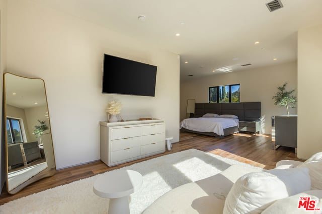 4607 Vanalden Avenue, Tarzana, CA 91356 — photo 12 of 19