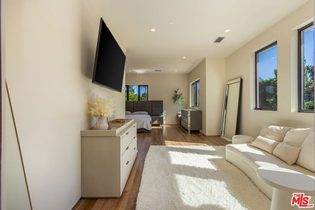 4607 Vanalden Avenue, Tarzana, CA 91356 — photo 13 of 19