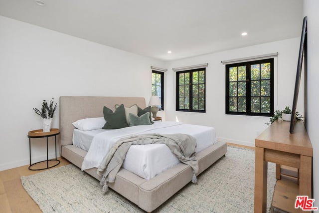 740 N Crescent Heights Boulevard, Los Angeles, CA 90046 — photo 18 of 31