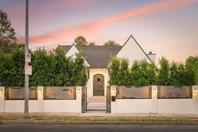 740 N Crescent Heights Boulevard, Los Angeles, CA 90046 — photo 4 of 31