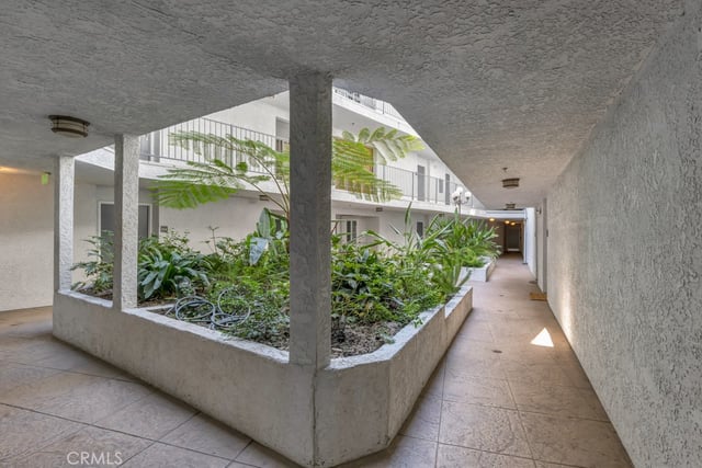 4401 Sepulveda Boulevard 105, Sherman Oaks, CA 91403 — photo 9 of 63