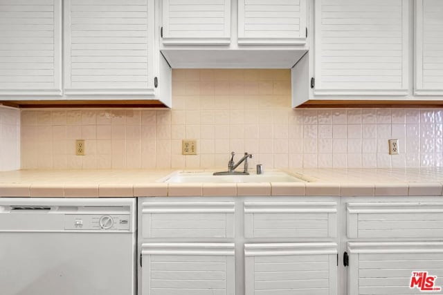1164 Wellesley Avenue 204, Los Angeles, CA 90049 — photo 18 of 43
