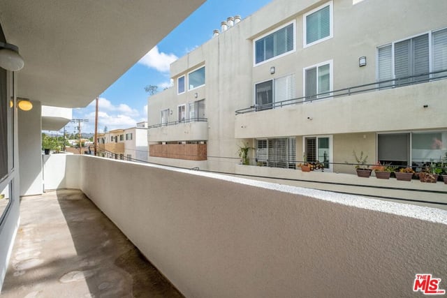 1164 Wellesley Avenue 204, Los Angeles, CA 90049 — photo 37 of 43