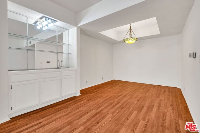 1164 Wellesley Avenue 204, Los Angeles, CA 90049 — photo 4 of 43