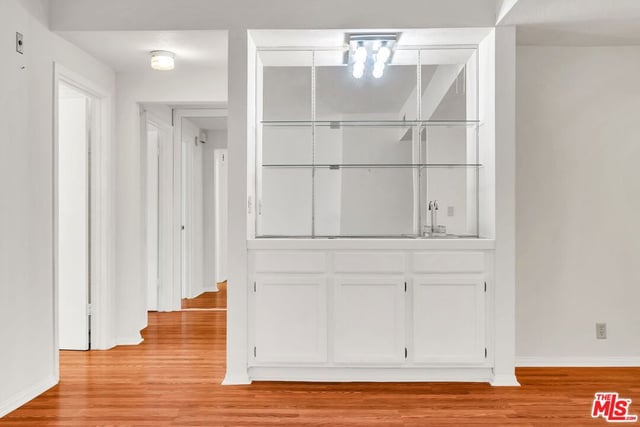 1164 Wellesley Avenue 204, Los Angeles, CA 90049 — photo 5 of 43