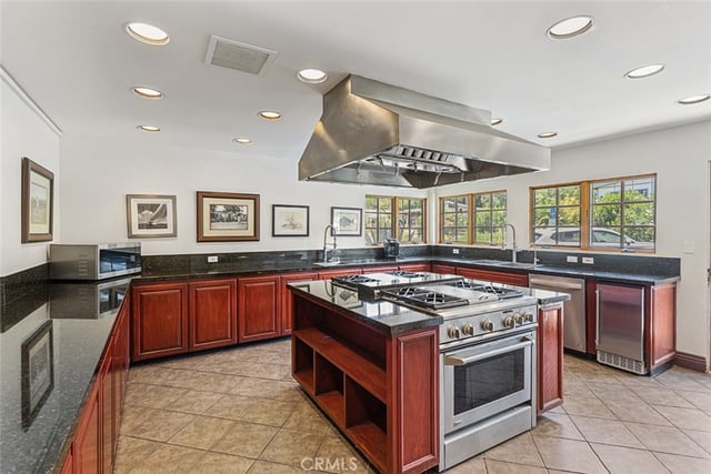 23777 Mulholland Hwy 203, Calabasas, CA 91302 — photo 36 of 49