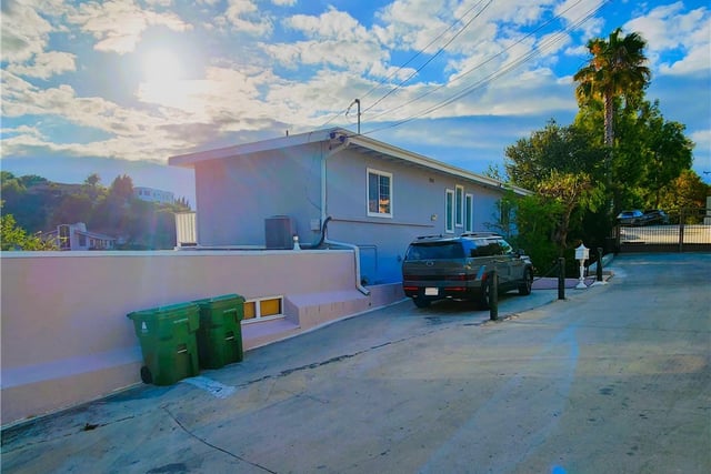 3615 Sunswept Drive, Studio City, CA 91604 — photo 7 of 42