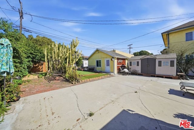 1220 Crenshaw Boulevard, Los Angeles, CA 90019 — photo 17 of 50