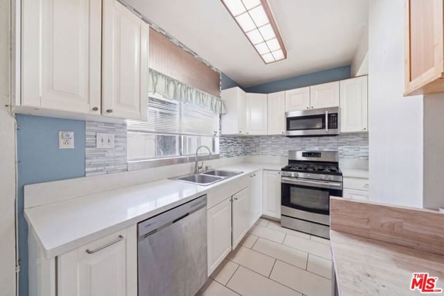 1220 Crenshaw Boulevard, Los Angeles, CA 90019 — photo 3 of 50