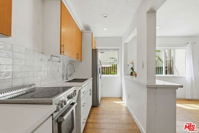 625 N Flores Street 104, West Hollywood, CA 90048 — photo 11 of 23