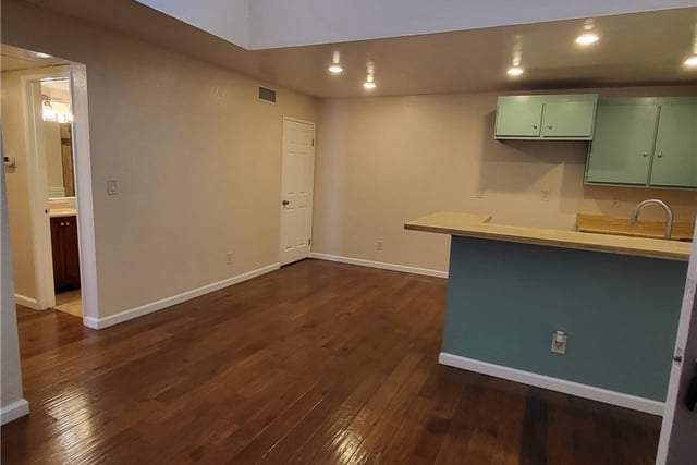 25011 Peachland Avenue 229, Newhall, CA 91321 — photo 2 of 15