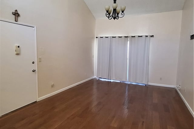 25011 Peachland Avenue 229, Newhall, CA 91321 — photo 6 of 15