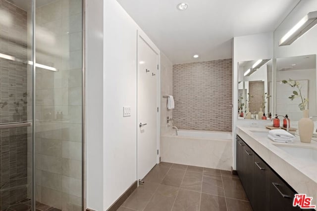 1755 Ocean Ave 805, Santa Monica, CA 90401 — photo 9 of 34