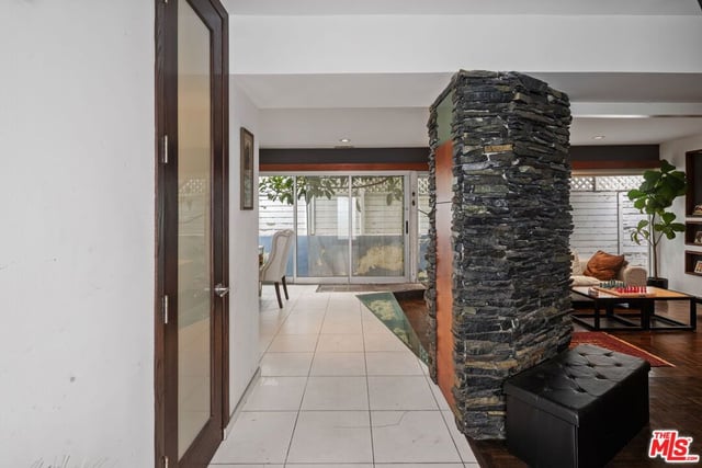 2807 Pacific Avenue, Venice, CA 90291 — photo 11 of 35