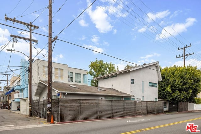 2807 Pacific Avenue, Venice, CA 90291 — photo 3 of 35