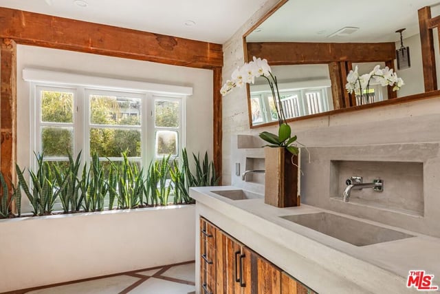 8249 Marmont Lane, West Hollywood, CA 90069 — photo 15 of 33