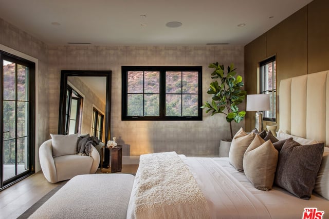 23614 Dry Canyon Cold Creek Rd, Calabasas, CA 91302 — photo 19 of 50