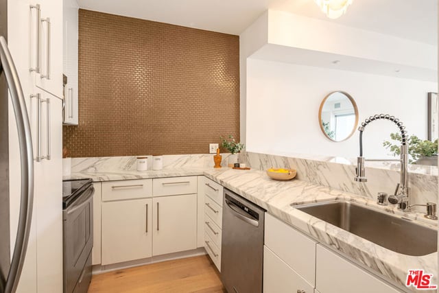 838 N Doheny Drive 1204, West Hollywood, CA 90069 — photo 12 of 37
